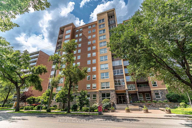906 - 373 LAURIER Avenue