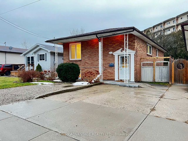 1 Upper - 296 Phyllis Street