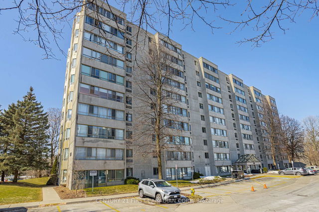606 - 570 Proudfoot Lane