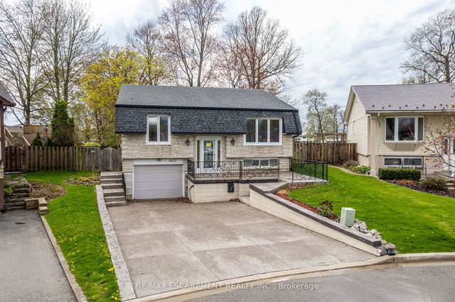 7623 RAINBOW Crescent