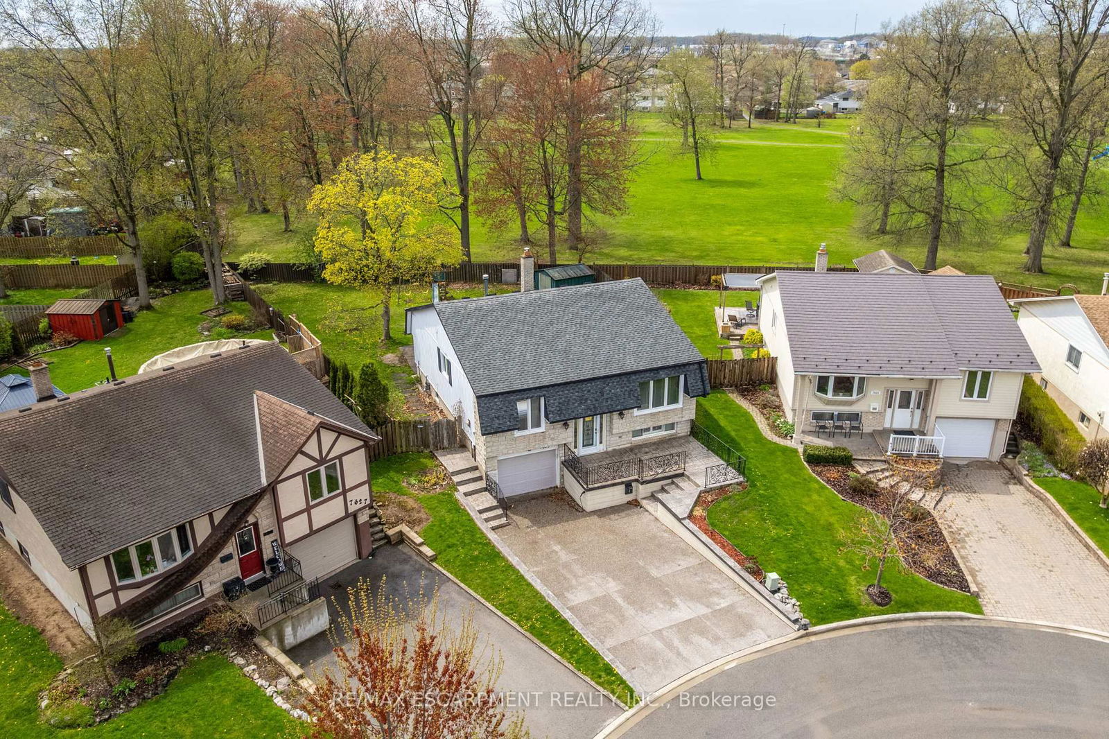 Detached House for sale at 7623 RAINBOW Crescent, Niagara Falls, Marineland, L2G 7K5 - MLS: X12120987