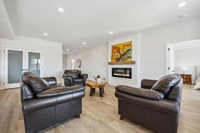 640 Sweetbay Cres, Sarnia - Sarnia image-0-3
