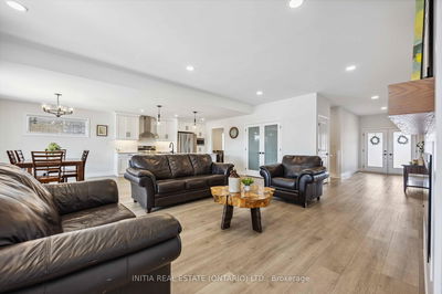 640 Sweetbay Cres, Sarnia - Sarnia image-0-4