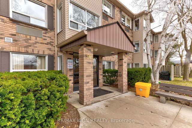 210 - 30 Hugo Crescent