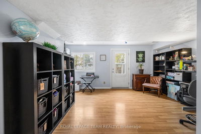 1529 Thurlow St, Orleans - Fallingbrook/Ridgemount image-0-4