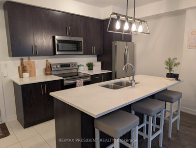 Unit 14 — 590 North Service Road — more photos