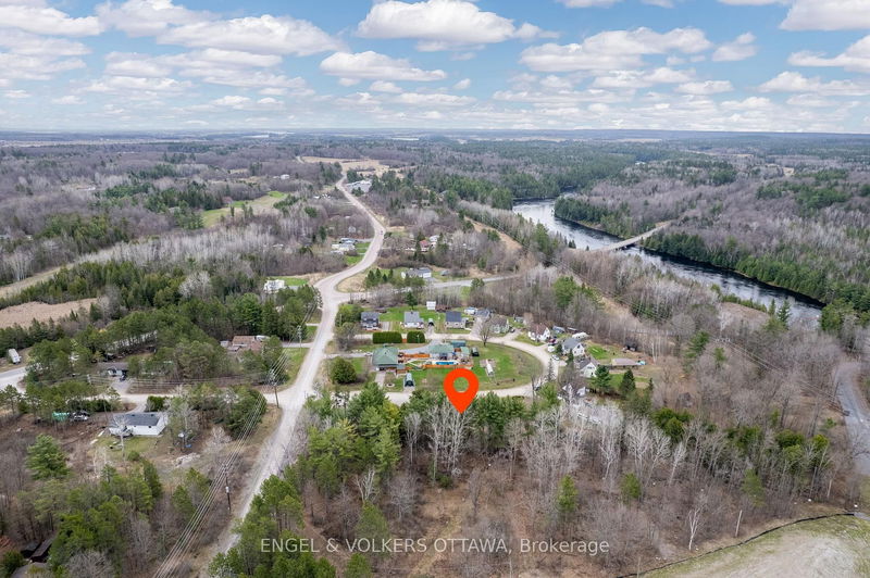 Lot 9 Devlin Cres, McNab/Braeside - Mcnab/Braeside Twps image-0-0