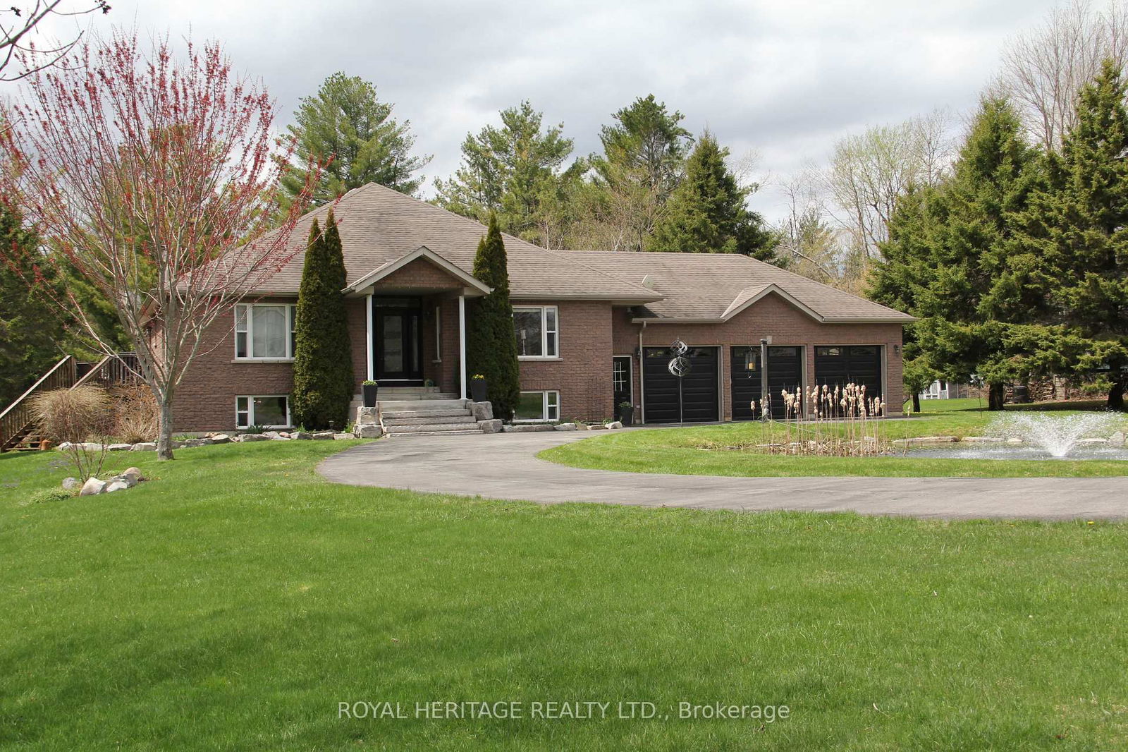 Detached House for sale at 8188 Woodland Avenue, Port Hope, Garden Hill, L0A 1B0 - MLS: X12121321