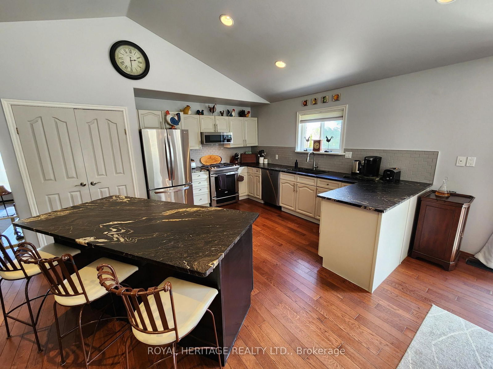 Detached House for sale at 8188 Woodland Avenue, Port Hope, Garden Hill, L0A 1B0 - MLS: X12121321