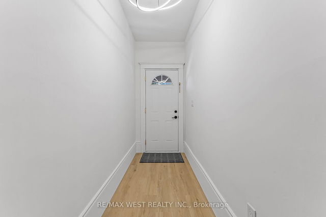 Main Floor - 57 Stirton Street