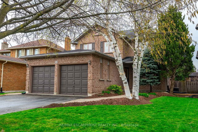 38 Fellowes Crescent