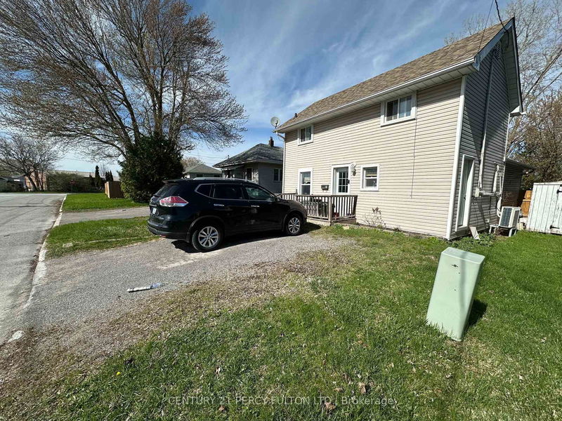 19 Pelham St, Quinte West - Trenton Ward image-0-0