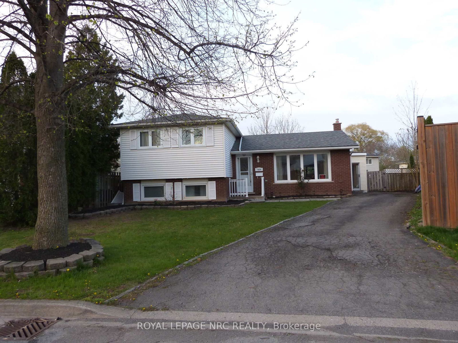 Detached House for sale at 7404 SANDY Court, Niagara Falls, Oldfield, L2G 7R3 - MLS: X12121672