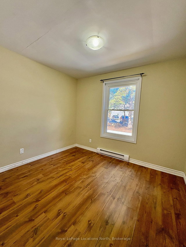 11 - 127 Alfred Street W