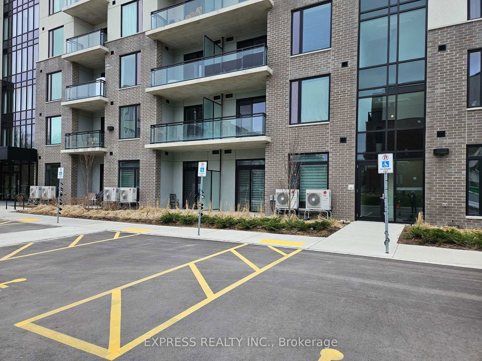 Condo for lease at 301-103 Roger Street, Waterloo, N2J 0G2 - MLS: X12122122