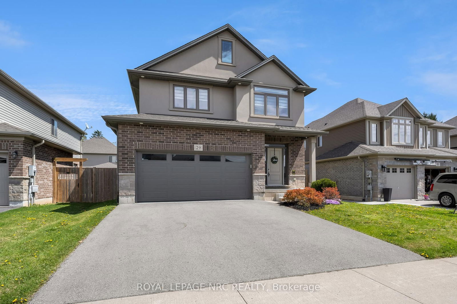 Detached House for sale at 29 ABBOTT Place, Pelham, Fonthill, L0S 1E5 - MLS: X12122365
