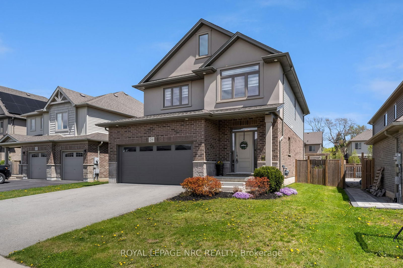 Detached House for sale at 29 ABBOTT Place, Pelham, Fonthill, L0S 1E5 - MLS: X12122365