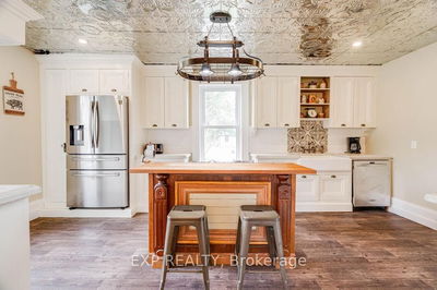 140 William St, North Middlesex - Alisa Craig image-0-3