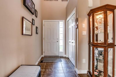 717 Garden Court Cres, Woodstock - North image-0-3