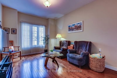 717 Garden Court Cres, Woodstock - North image-0-4