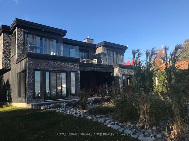 621 Barcovan Beach Road