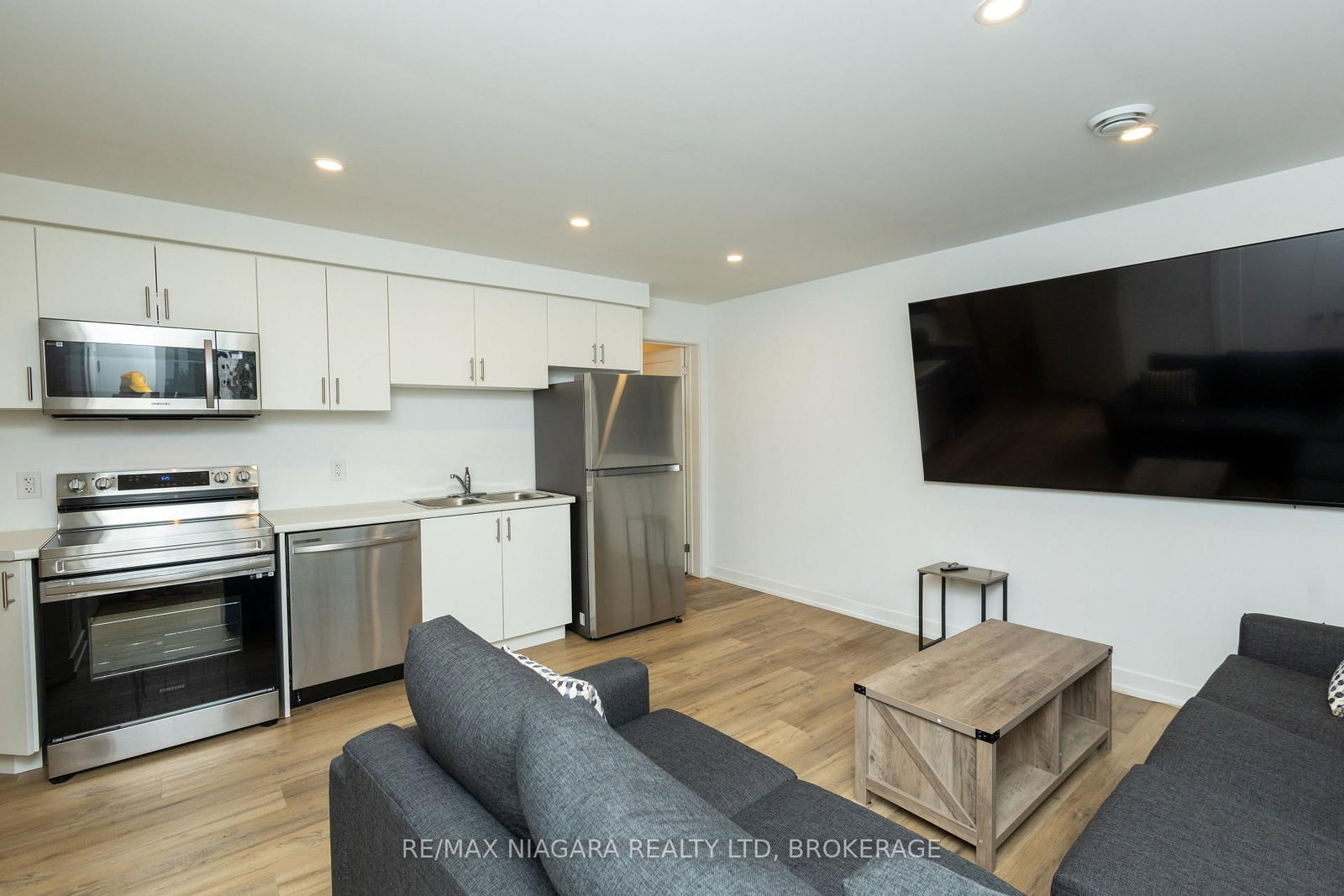 4263 Fourth Avenue, Unit 211 - Photo 8