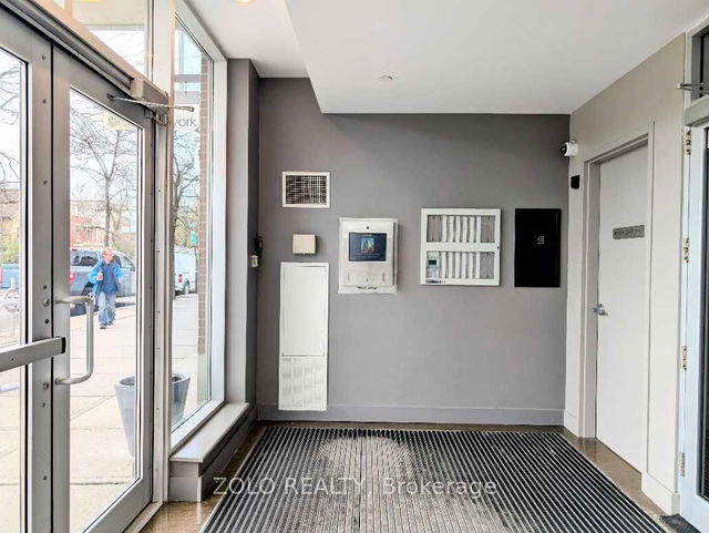 402 - 180 York Street