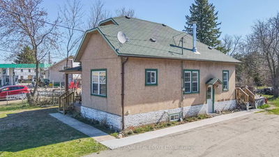 17 Bay St, Barry's Bay - Madawaska Valley