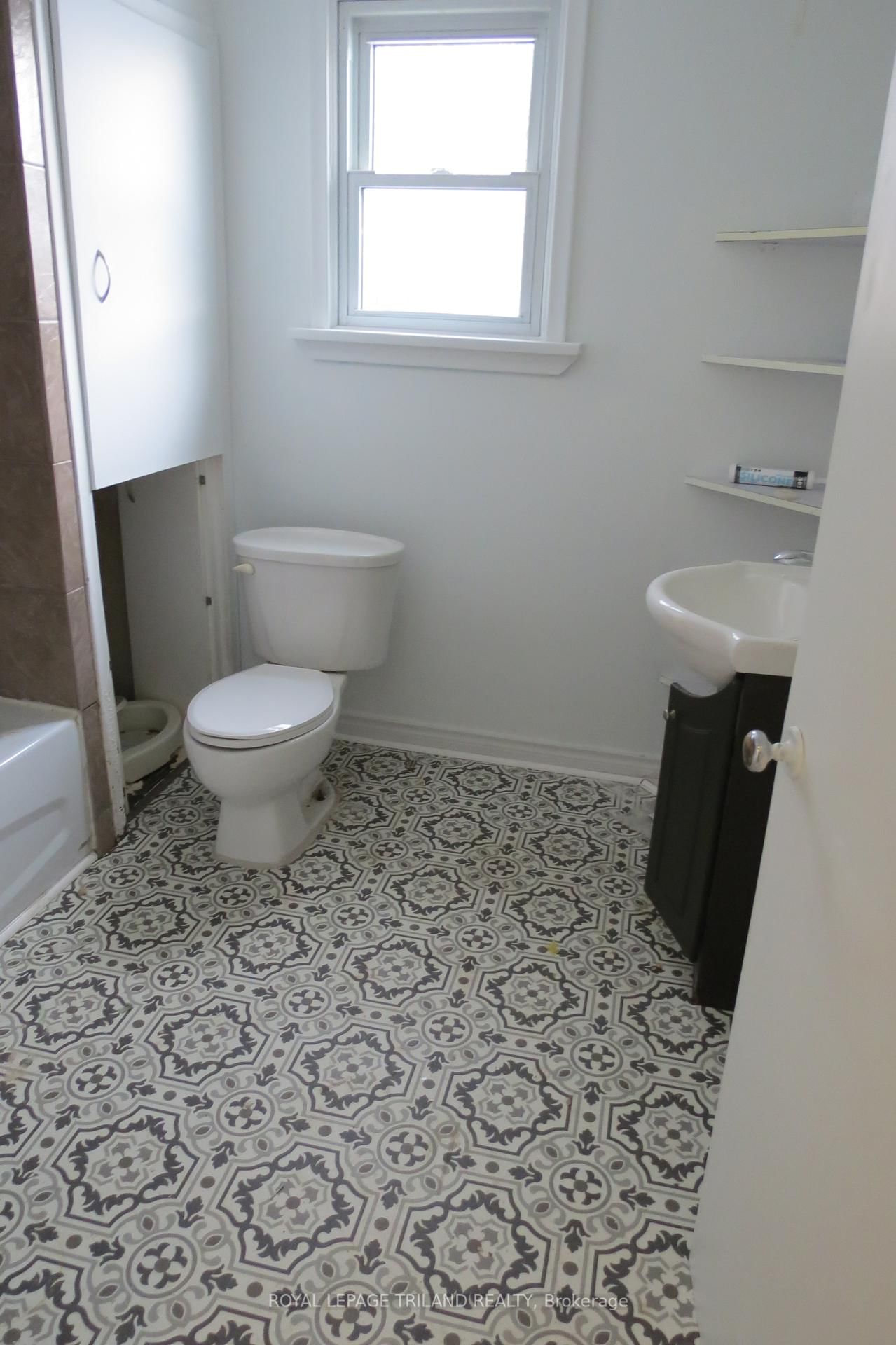 Listing Image 18