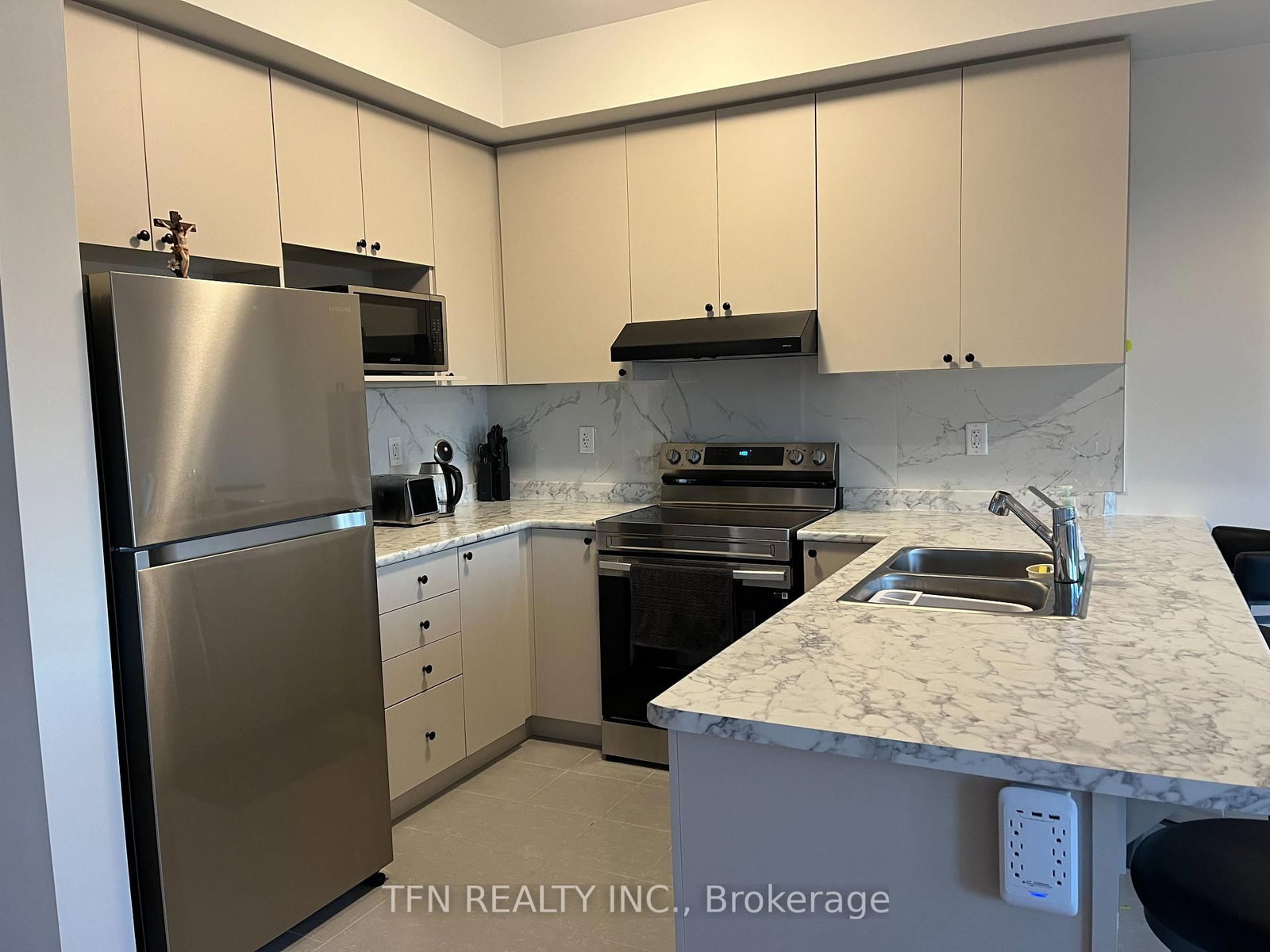 15 Peach Street, Unit 7 - Photo 3