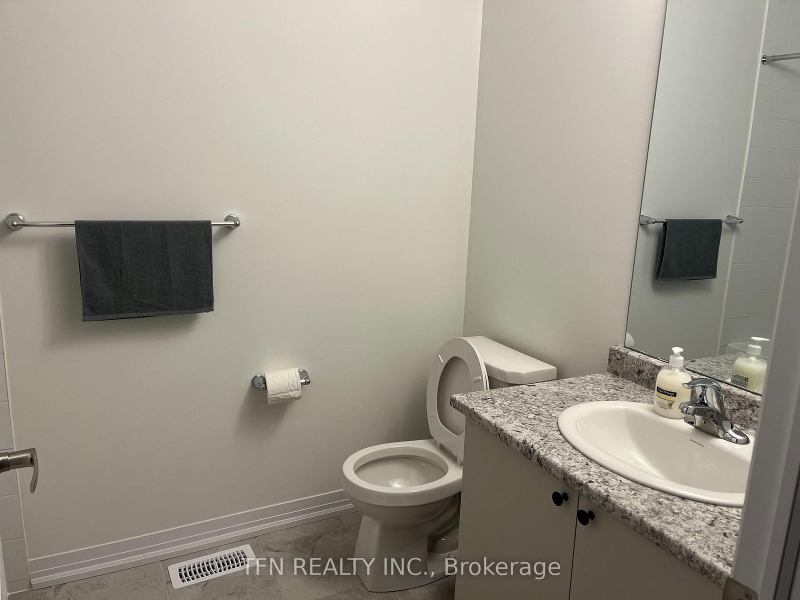 15 Peach Street, Unit 7 - Photo 4