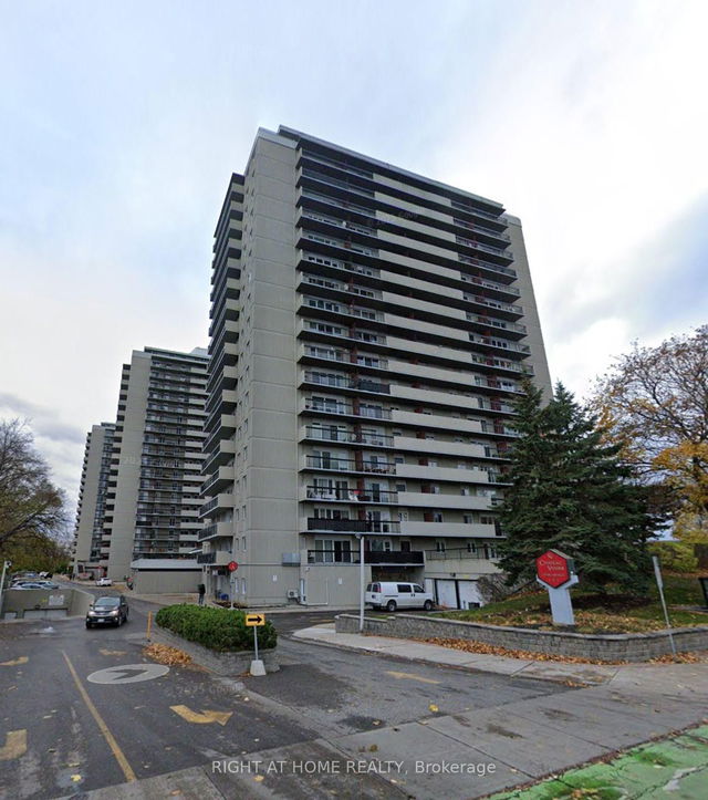 1607 - 158C McArthur Avenue