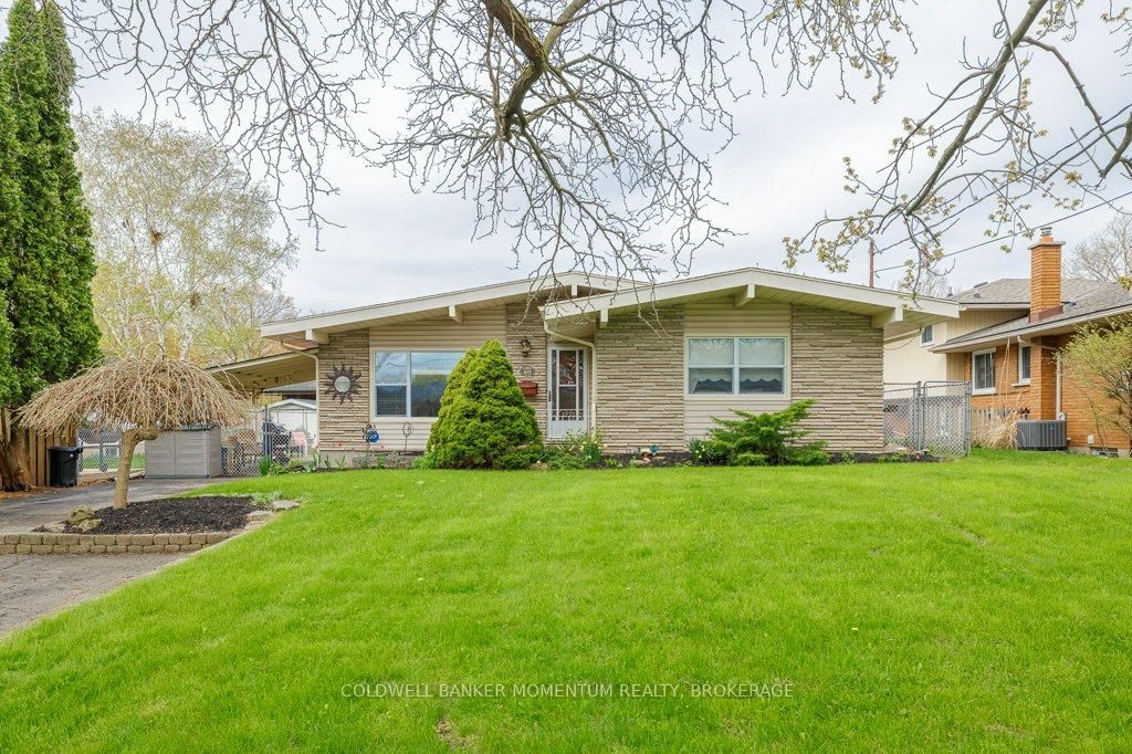 Detached House for sale at 40 Black Knight Road, St. Catharines, Lakeport, L2N 3C2 - MLS: X12123118