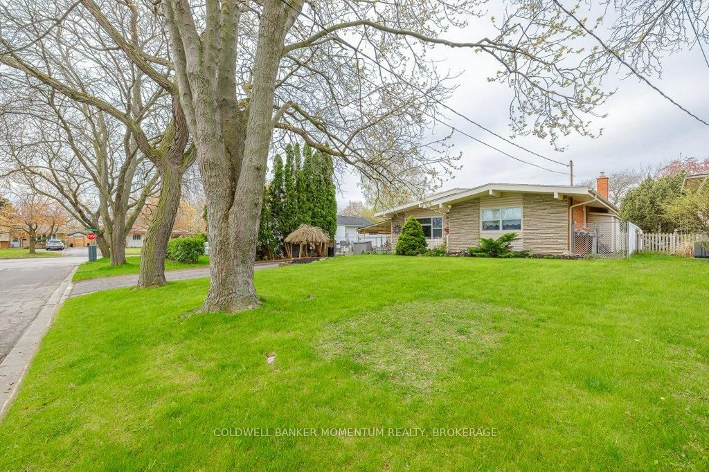 Detached House for sale at 40 Black Knight Road, St. Catharines, Lakeport, L2N 3C2 - MLS: X12123118