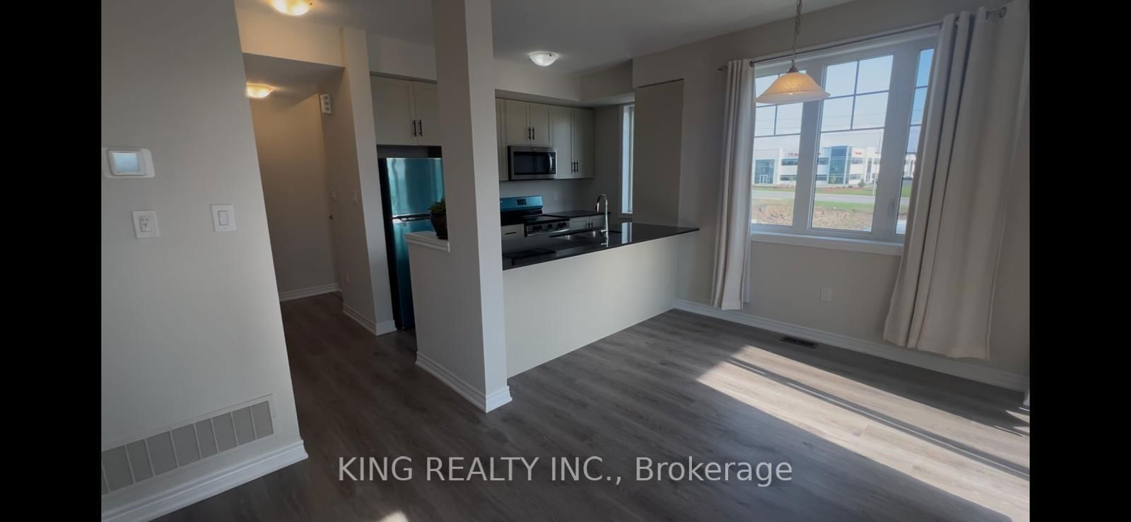 Townhouse for sale at 96-10 Birmingham Drive, Cambridge, N1R 0C6 - MLS: X12123134