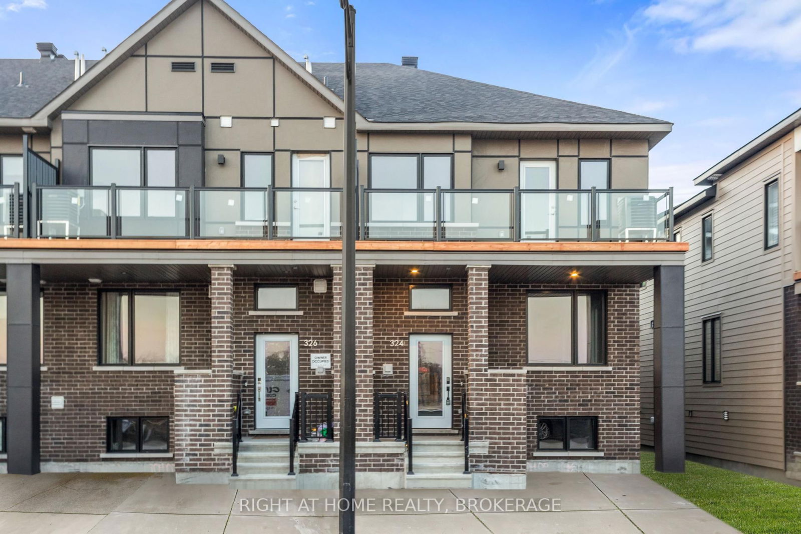 Townhouse for sale at 324 Catsfoot Walk, Ottawa, Barrhaven - Half Moon Bay, K2J 7G7 - MLS: X12123188