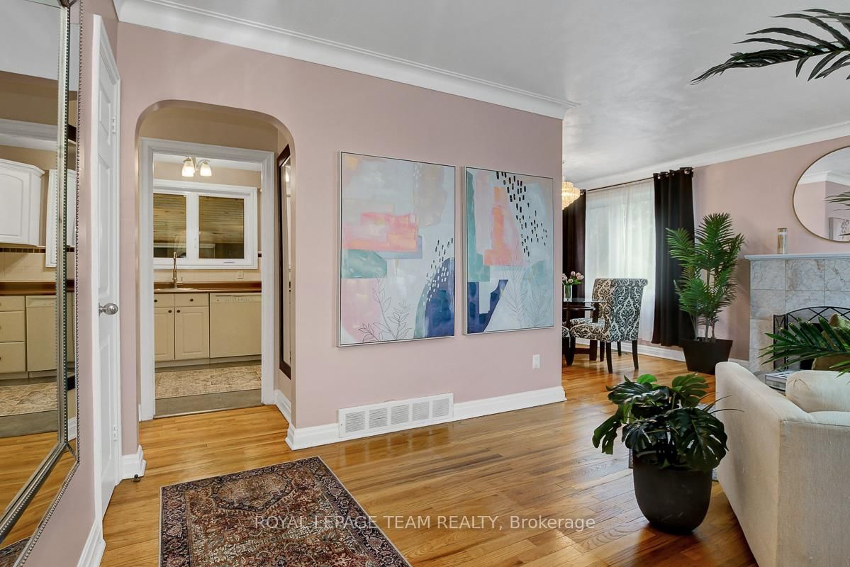 Detached House for sale at 2027 Ogilvie Road, Ottawa, Cardinal Heights, K1J 7P1 - MLS: X12123362