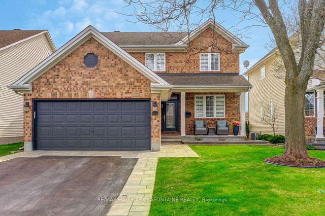 873 Como Crescent