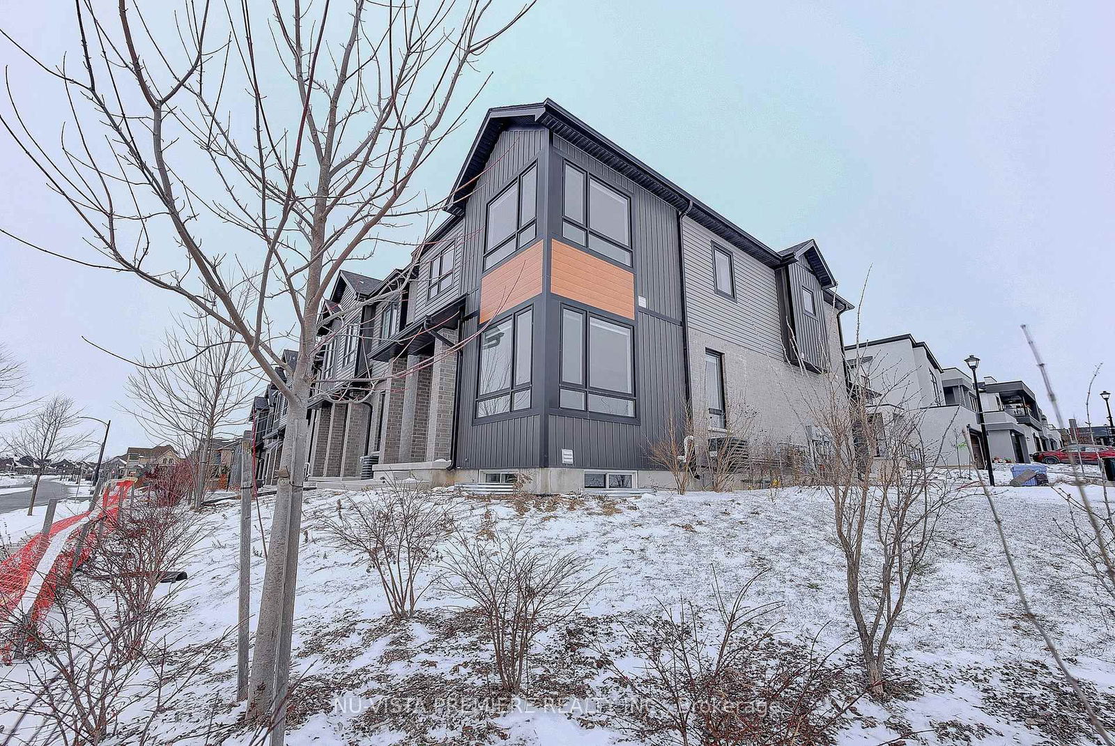 Townhouse for sale at 98-1820 Canvas Way, London North, North B, N5X 0N5 - MLS: X12123472
