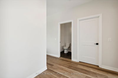 Unit 1 — 300 Richmond St, Thorold - Confederation Heights image-0-4