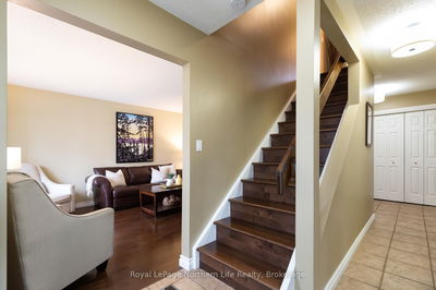 401 Surrey Dr, North Bay - Airport image-0-2