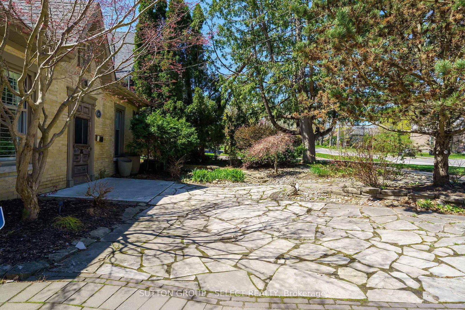 Listing Image 4