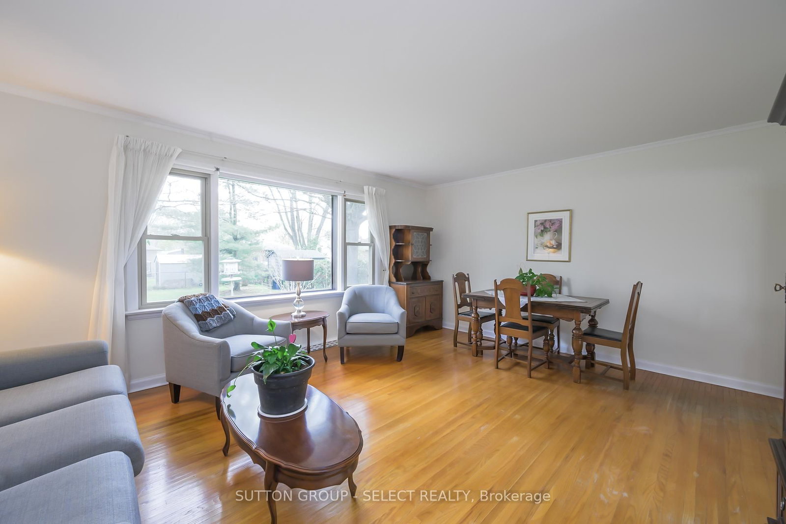Listing Image 4
