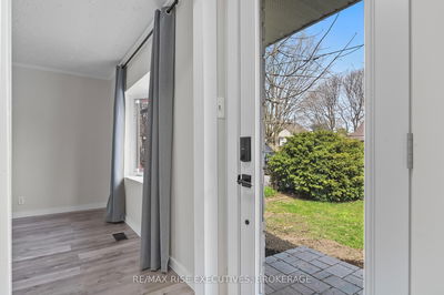 6 Arthur St, Kingston - East of Sir John A. Blvd image-0-2