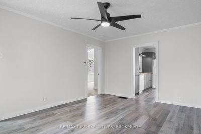 6 Arthur St, Kingston - East of Sir John A. Blvd image-0-4