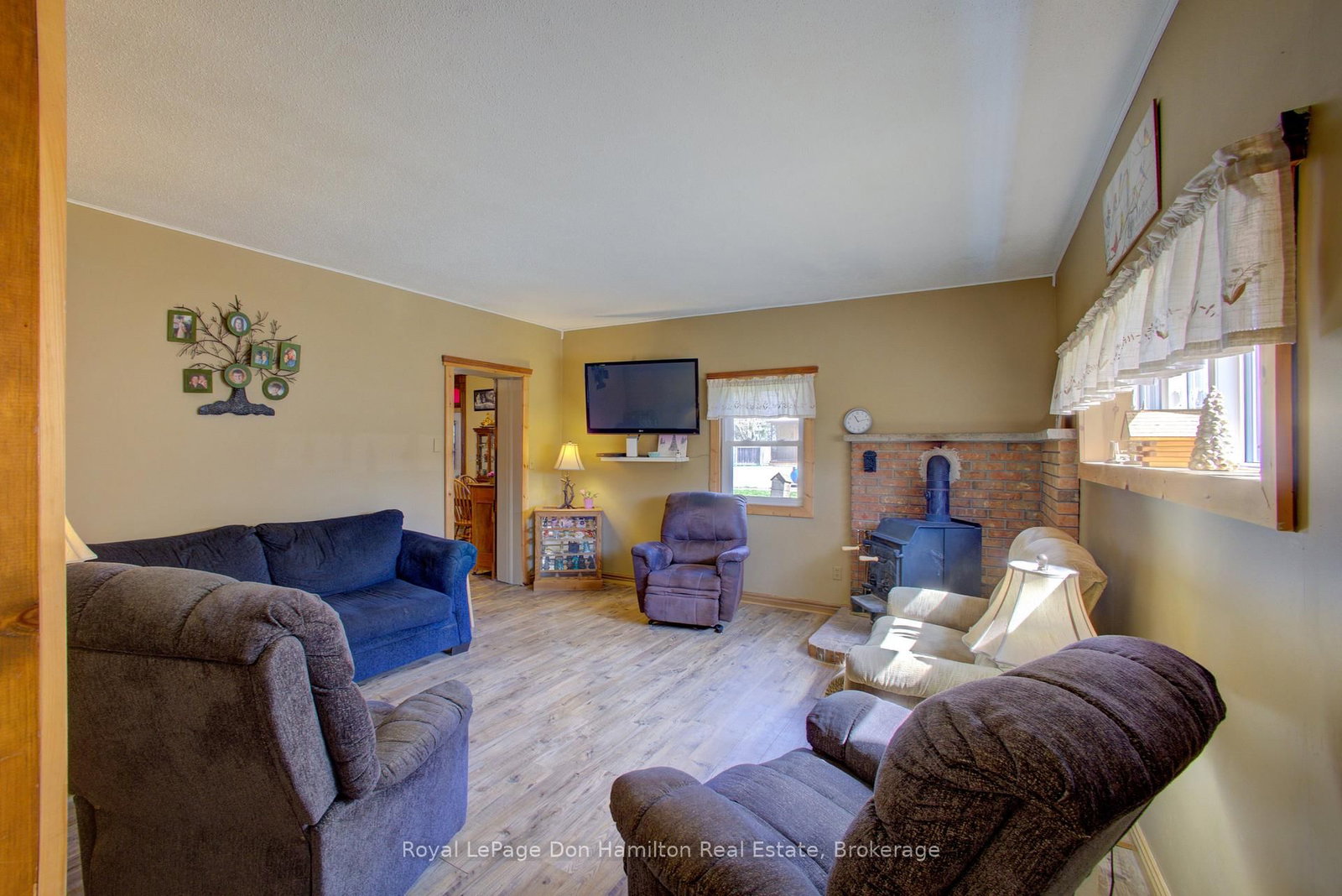 Listing Image 19