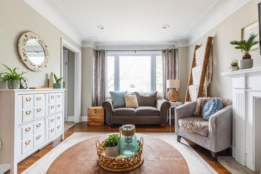 Detached House sold at 5 Bettina Avenue, Hamilton, Rosedale, L8K 3M4 - MLS: X12123805