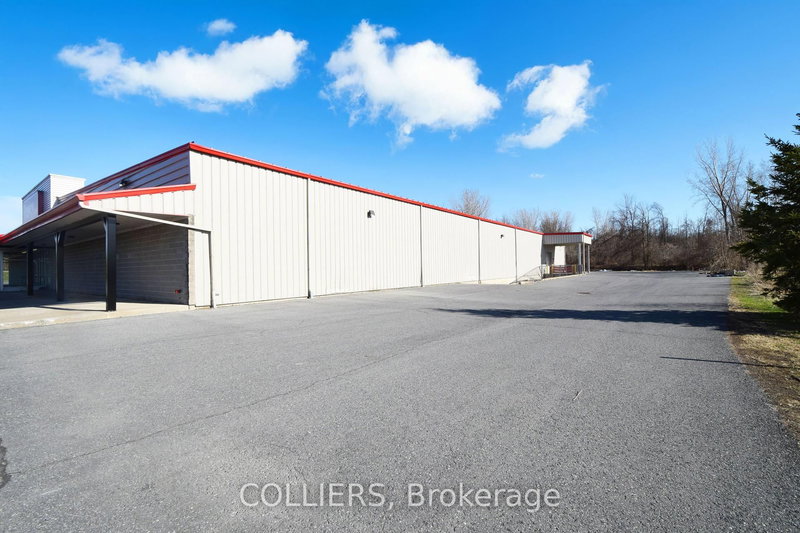 1850 Vincent Massey Dr, Cornwall, K6H 5R6 | Image 3