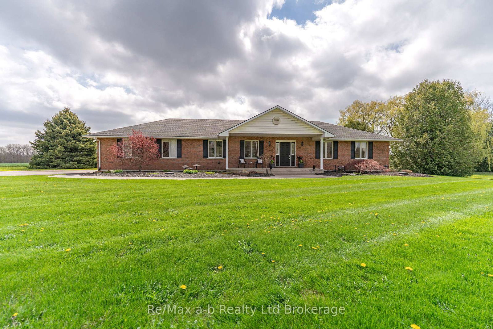 Detached House for sale at 10884 Plank Road, Bayham, Rural Bayham, N0J 1H0 - MLS: X12123958