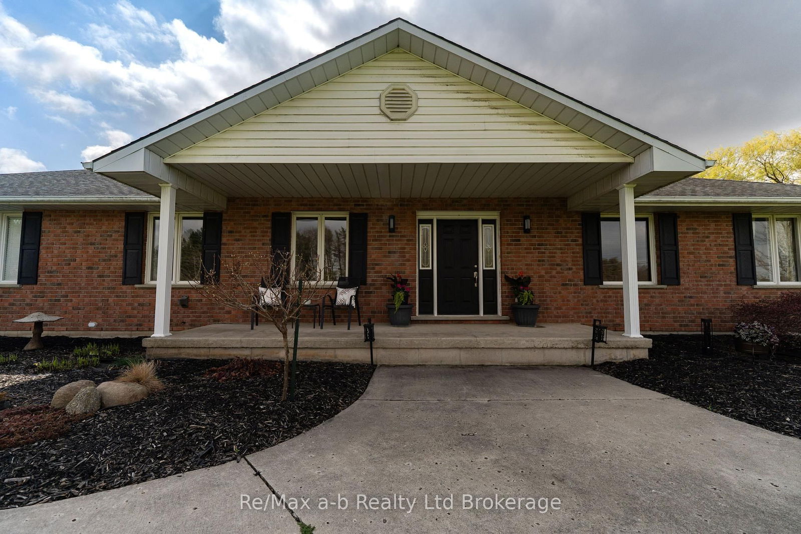 Detached House for sale at 10884 Plank Road, Bayham, Rural Bayham, N0J 1H0 - MLS: X12123958